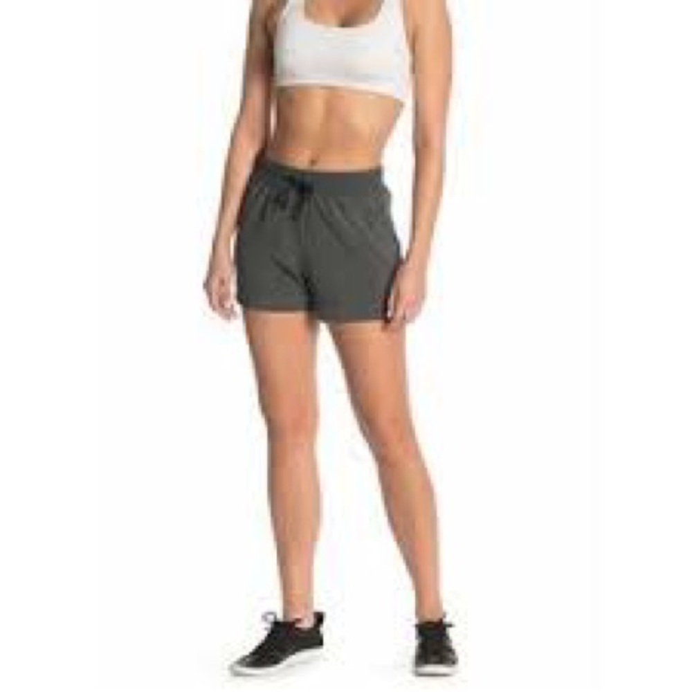 Z by Zella Take a Hike Cuffed Shorts in Green Balsam